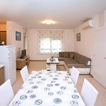 Lejlighedshotel Maslina Iii