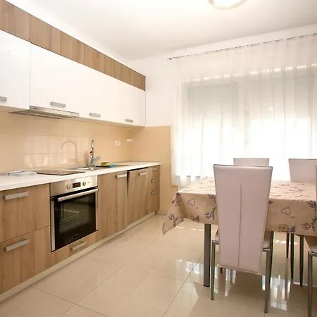 Lejlighedshotel Maslina Iii 4*