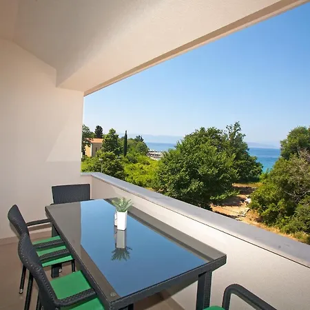 Maslina Iii 4*
