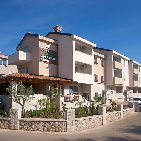 Maslina Iii Aparthotel 4*