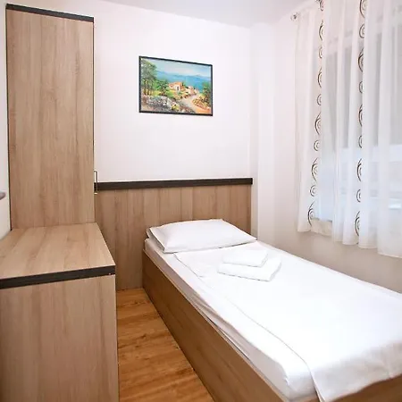 Apart Otel Maslina Iii 4*