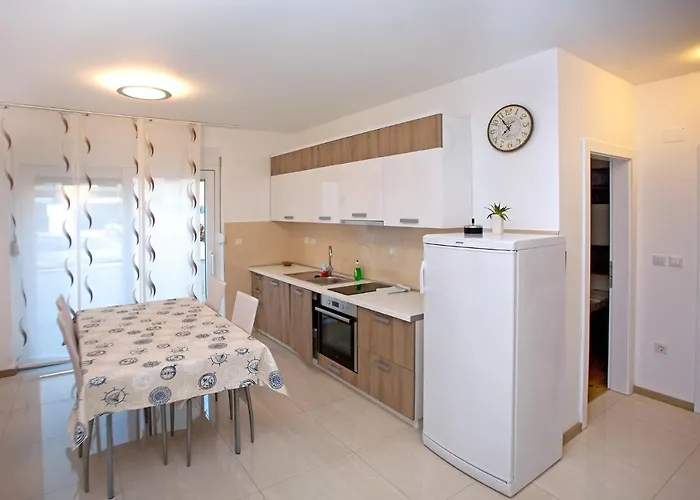 Apartmanhotel Maslina Iii Njivice