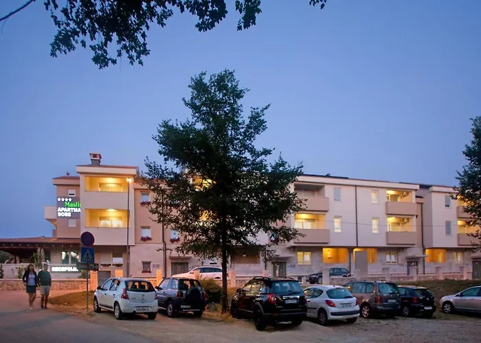 Apartmanhotel Maslina Iii 4*