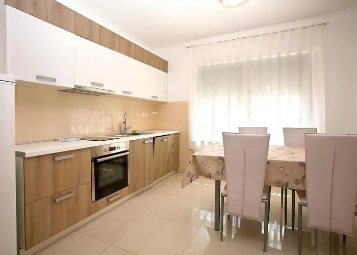 Apartmanhotel Maslina Iii 4*