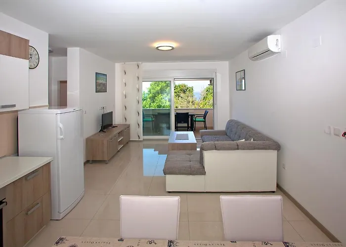 Maslina Iii Apartmanhotel 4*